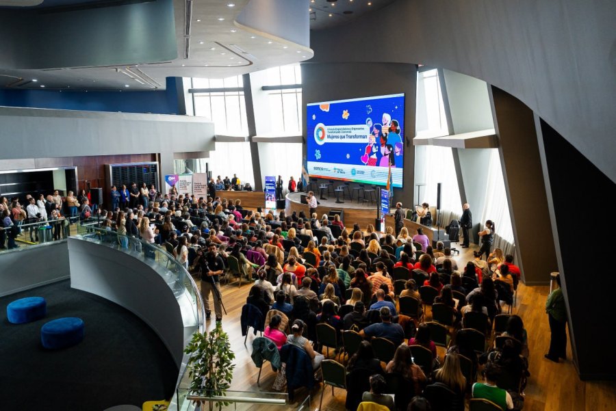 Más de 150 mujeres emprendedoras y empresarias participaron del foro “Transformando Economías en la Provincia”