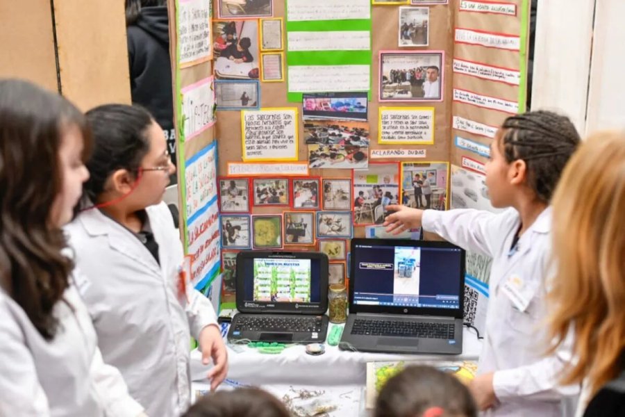 Inician las capacitaciones docentes para la Feria de Arte, Ciencia y Tecnología 2025